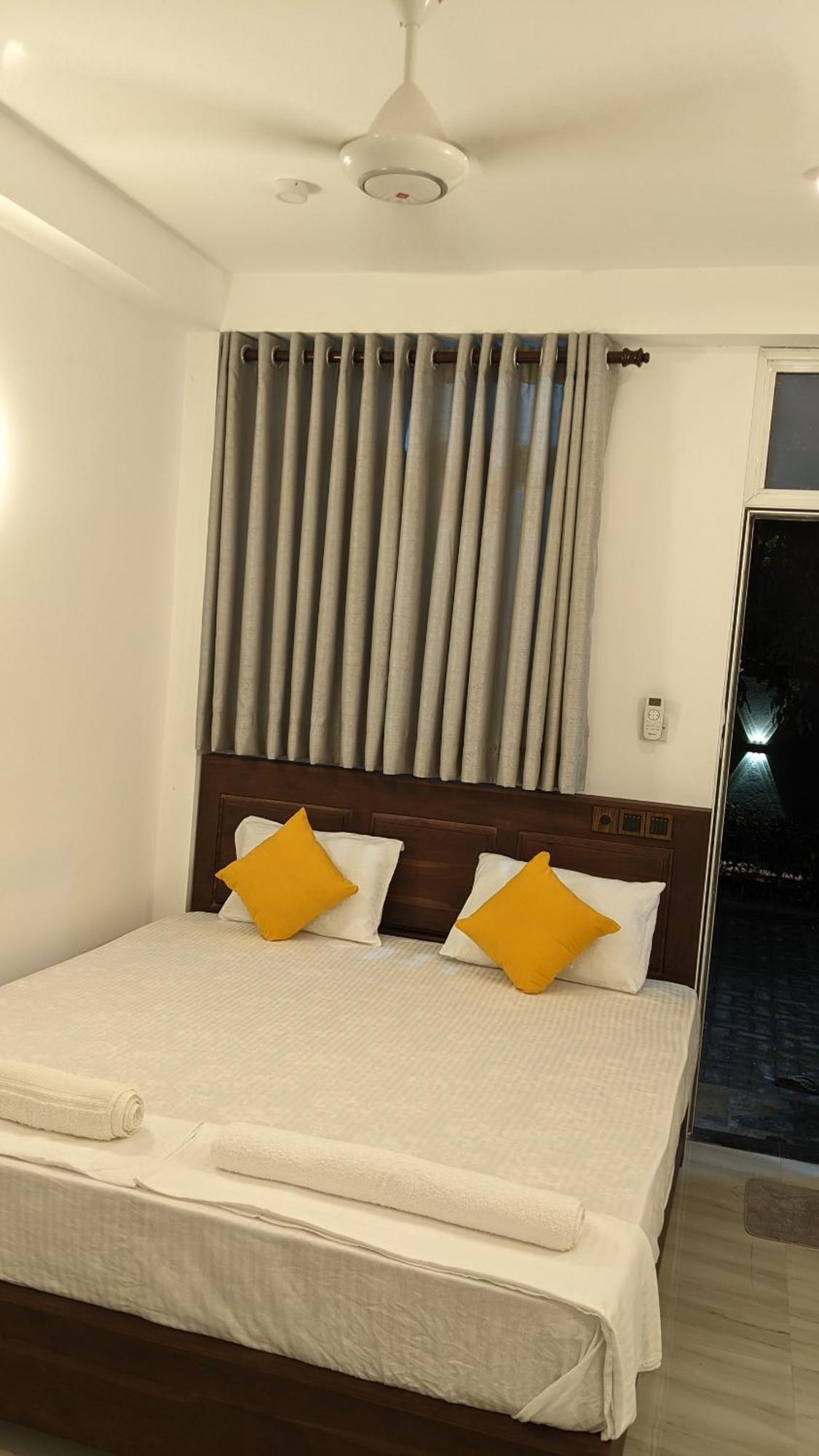 Marian Villa Katunayake Exterior photo